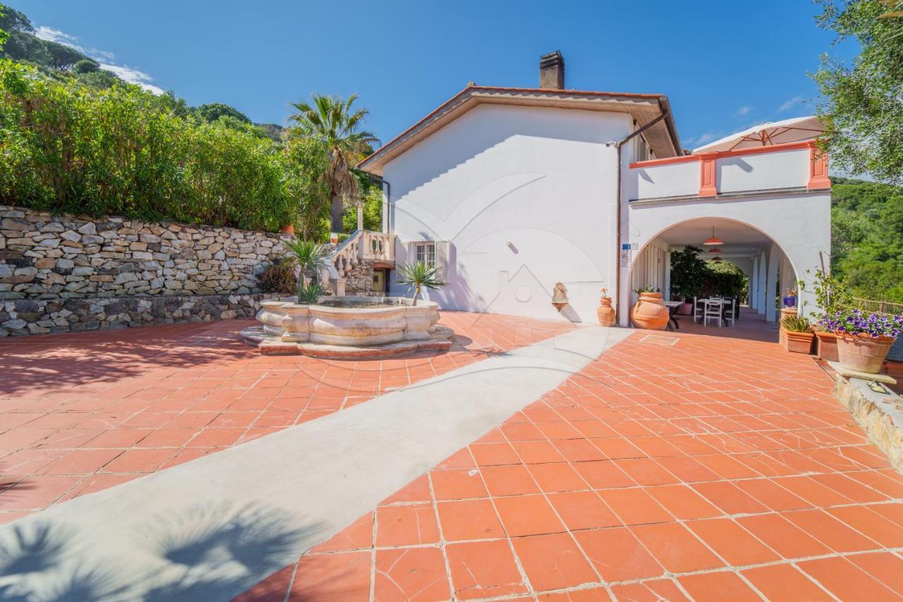 La Palazzina Nel Verde - Goelba Casa Alzi Екстериор снимка